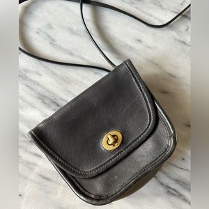 Vintage COACH crossbody - black leather